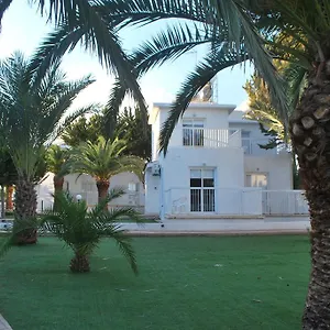  Apartman Flisvos Ciprus